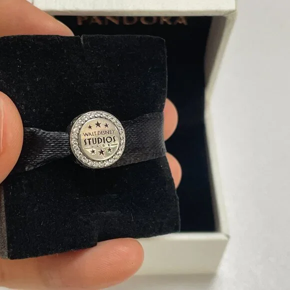 Disney x Pandora Walt Disney Studios Park Charm - Picture 2 of 5